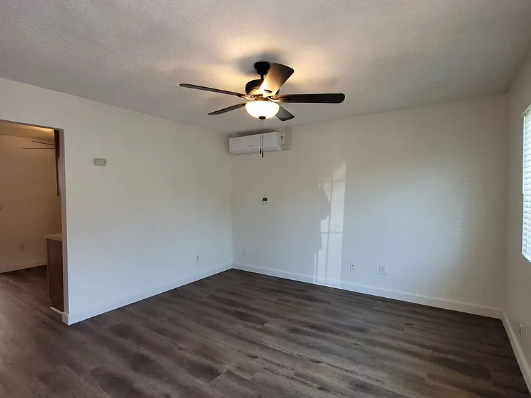 1249 Lyons Ln — Photo 6