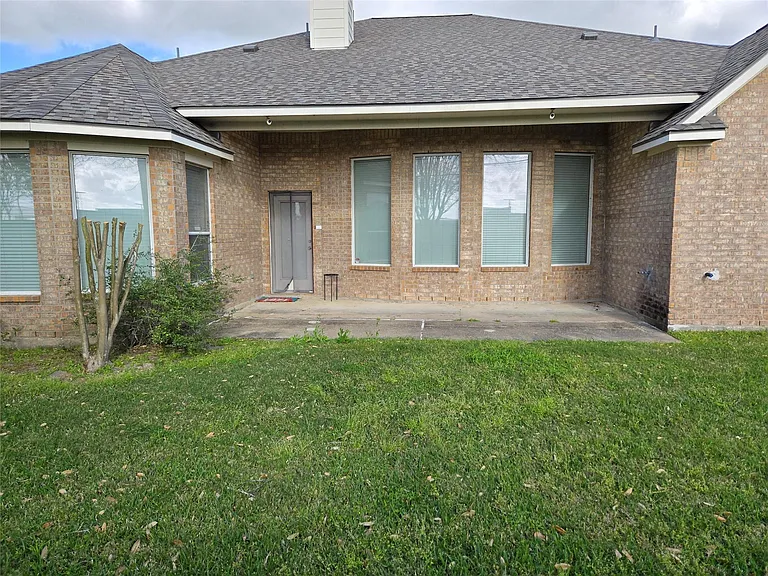 3218 Waters Edge Dr — Photo 50