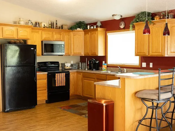 4015 Rugby Point Rd, Bottineau, ND 58318