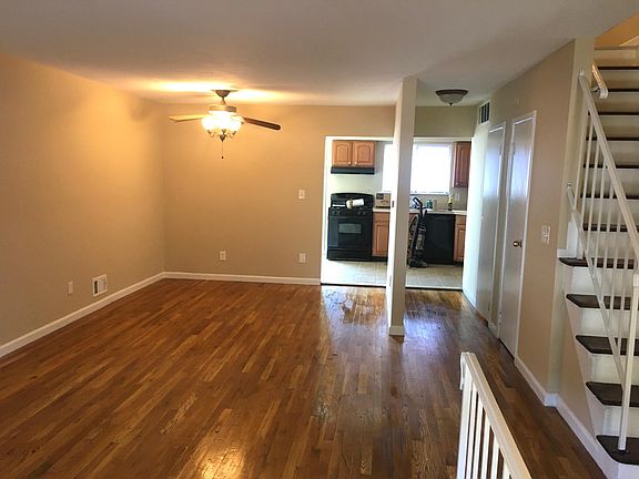 4th image of 27 Russek Dr