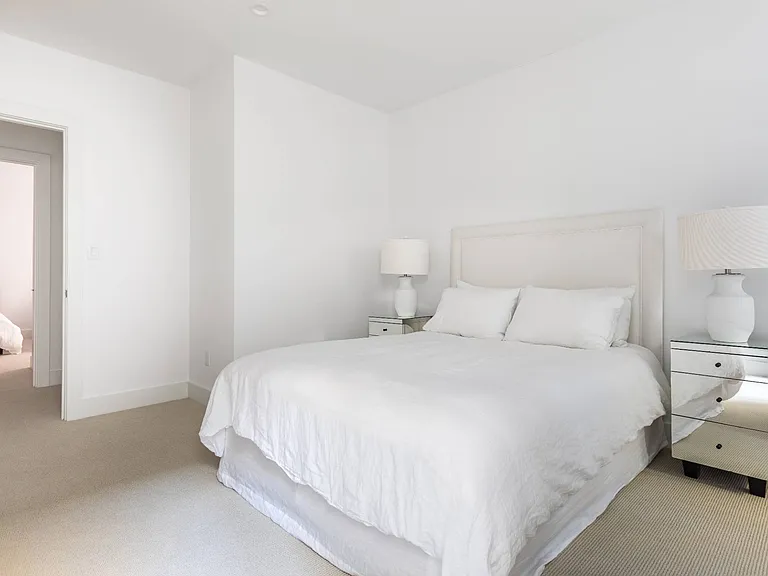 9 Rose Ave — Photo 21