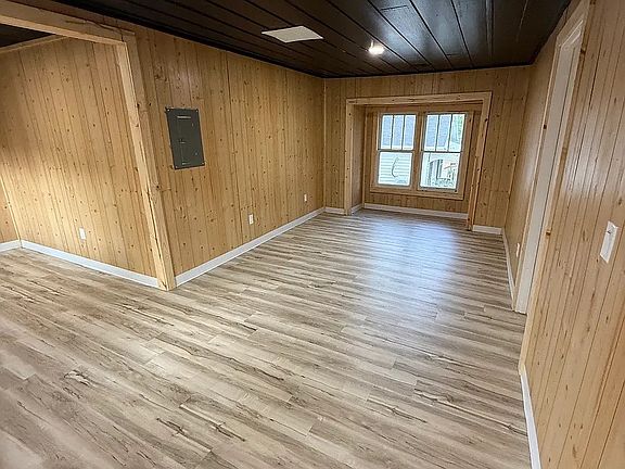 3rd image of 248 Wildflower Ave #8