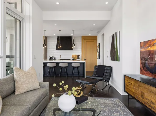 1111 W River Pkwy #23D, Minneapolis, MN 55415