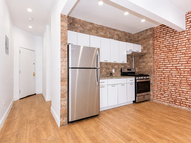 613 Marcy Ave #1B — Photo 2