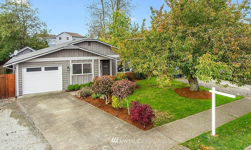 1st image of 2202 67th Ave NE