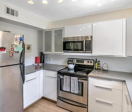 3rd image of 4327 N 28th St Unit 111