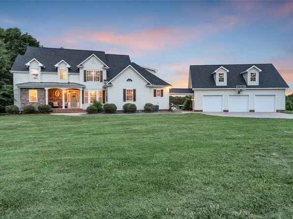 303 Berry Rd, Pelzer, SC 29669
