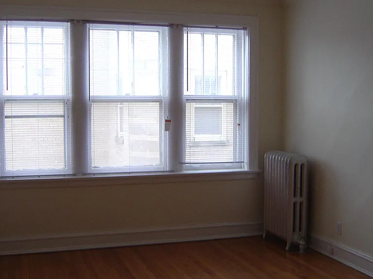2 Br living room