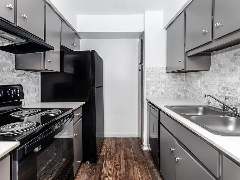 Bayou Park Apartments — Photo 44