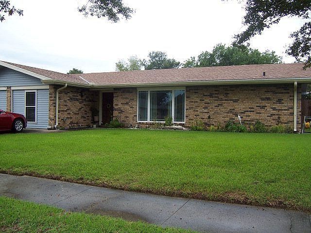 1st image of 602 Oaklawn Dr
