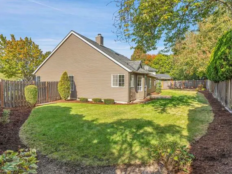 16605 NW Dublin Ct — Photo 34