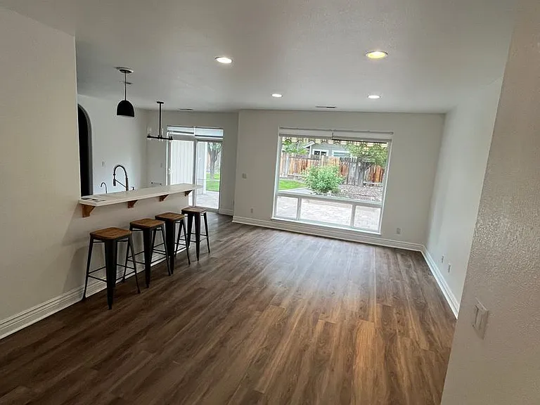 1379 Elges Ave — Photo 4