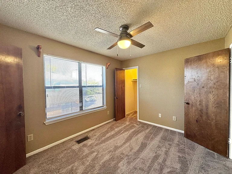 4806 Rainbow Cir — Photo 17