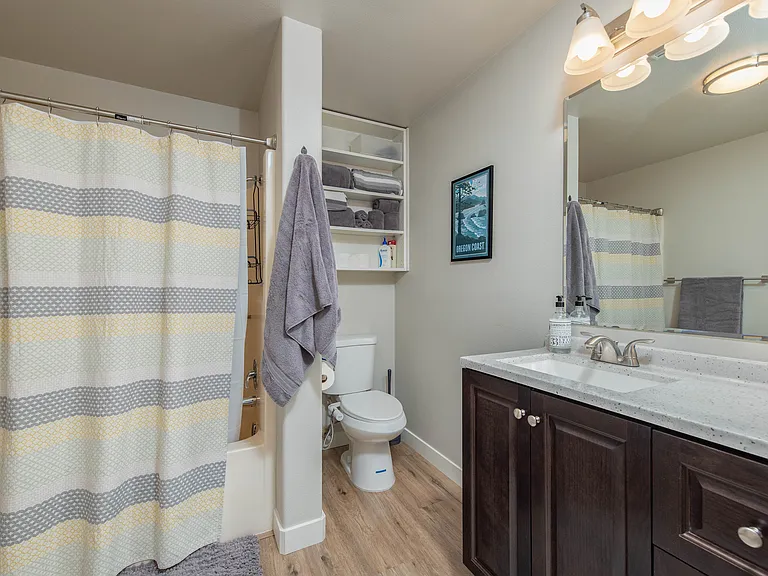 1439 NW Juniper St #12 — Photo 15
