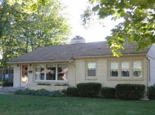 6 Larose Ct, Essexville, MI