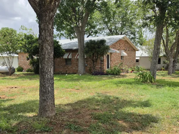 305 WALTOM AVE, Jourdanton, TX 78026