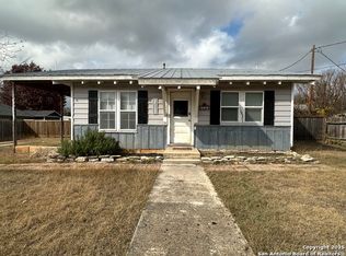 407 Hackberry St, Bandera, TX 78003
