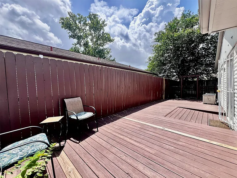 13819 Wickersham Ln — Photo 17