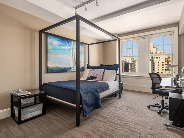 575 Park Avenue image 16 of 28