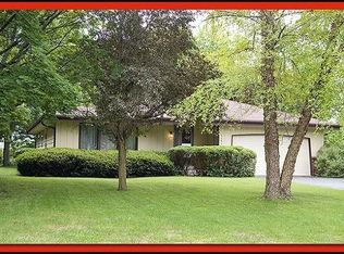 11915 W Somerset Dr, Franklin, WI 53132