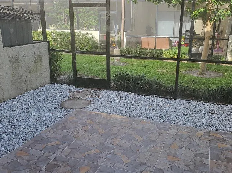 721 SE 1st Way #C13 — Photo 12