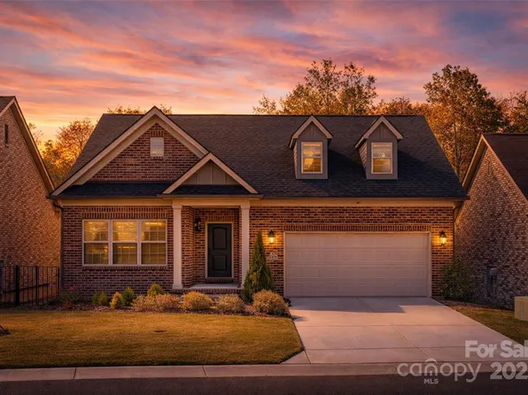 2031 Newstyle Way, Tega Cay, SC 29708