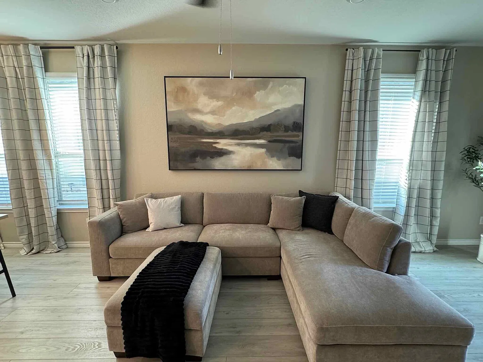 3 bed, 1398 sqft, $4,750 — Photo 4