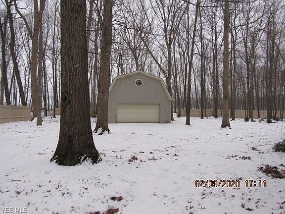3rd image of 312 Sassafras Dr