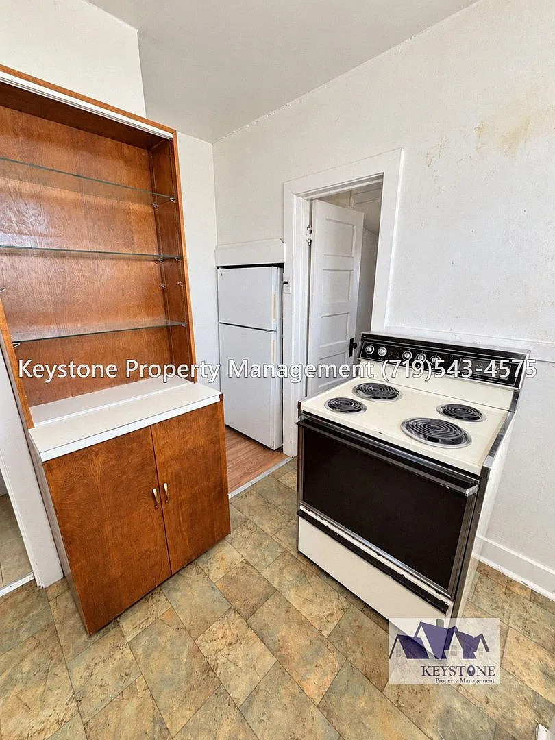 $385 Off 1st Month & App Fee Reimbursement! Cozy 1-Bedroom With Private Entrance & Covered Porch ... — Photo 1