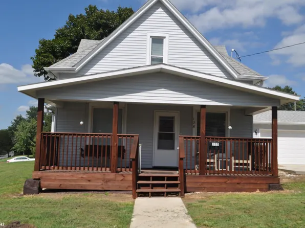 128 W 12th St, Carroll, IA 51401