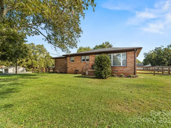 2244 Old Hickory Grove Rd, Mount Holly, NC 28120