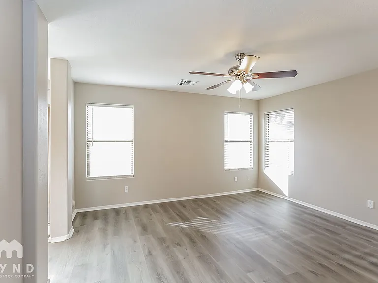 42365 W Bunker Dr — Photo 8