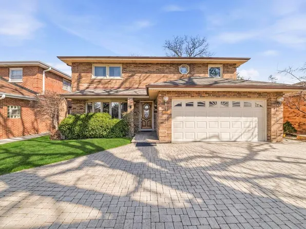 313 N Dee Rd, Park Ridge, IL 60068