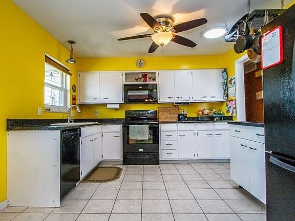 2nd image of 6432 Clematis Dr