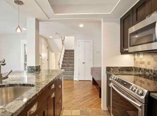 4822 Hampden Ln, Bethesda, MD 20814