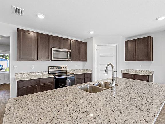 4th image of 1716 Phillips Cir