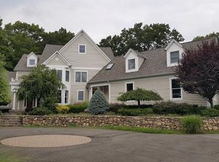 6 Perrins Peak Rd, Stony Pt, NY 10980