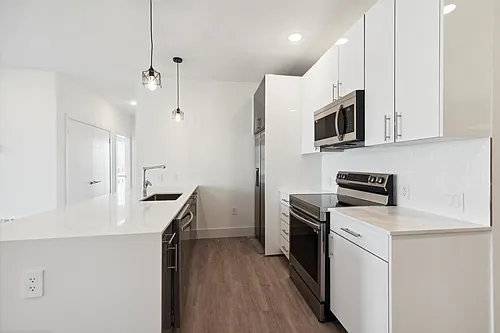 1225 E Fletcher St #212 Photo 1
