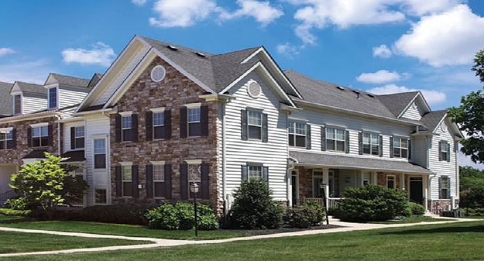 2nd image of 112 Crestwood Ct