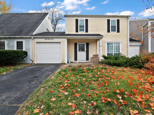 29W477 Blackthorn Ln, Warrenville, IL 60555