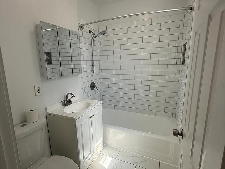 1057 Allerton Ave #3 — Photo 8