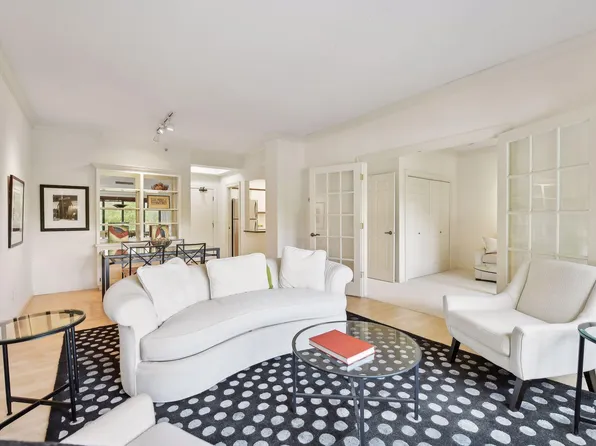 1235 Yale Pl APT 306, Minneapolis, MN 55403