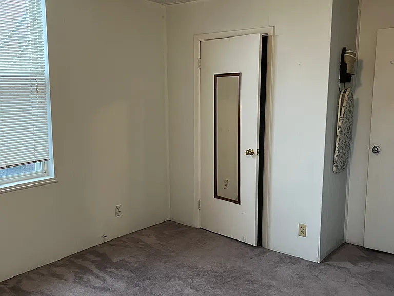 5719 Howe St #2 — Photo 4