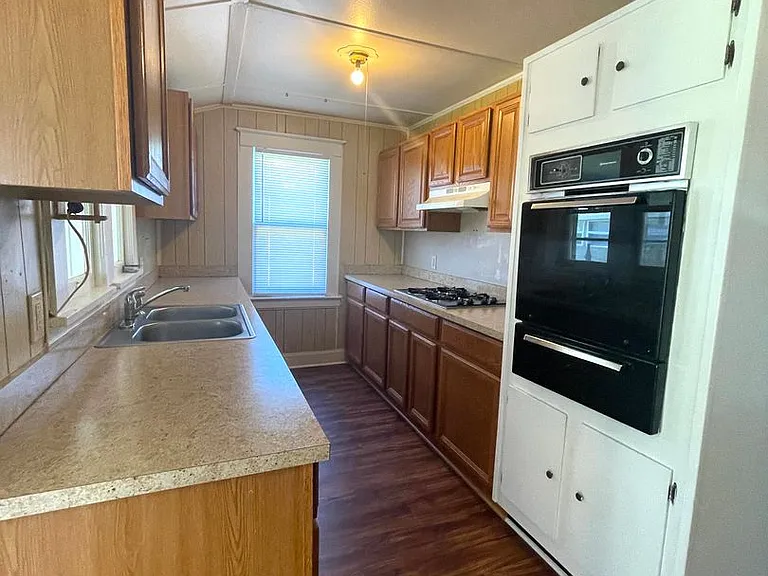 802 Missouri Ave — Photo 16