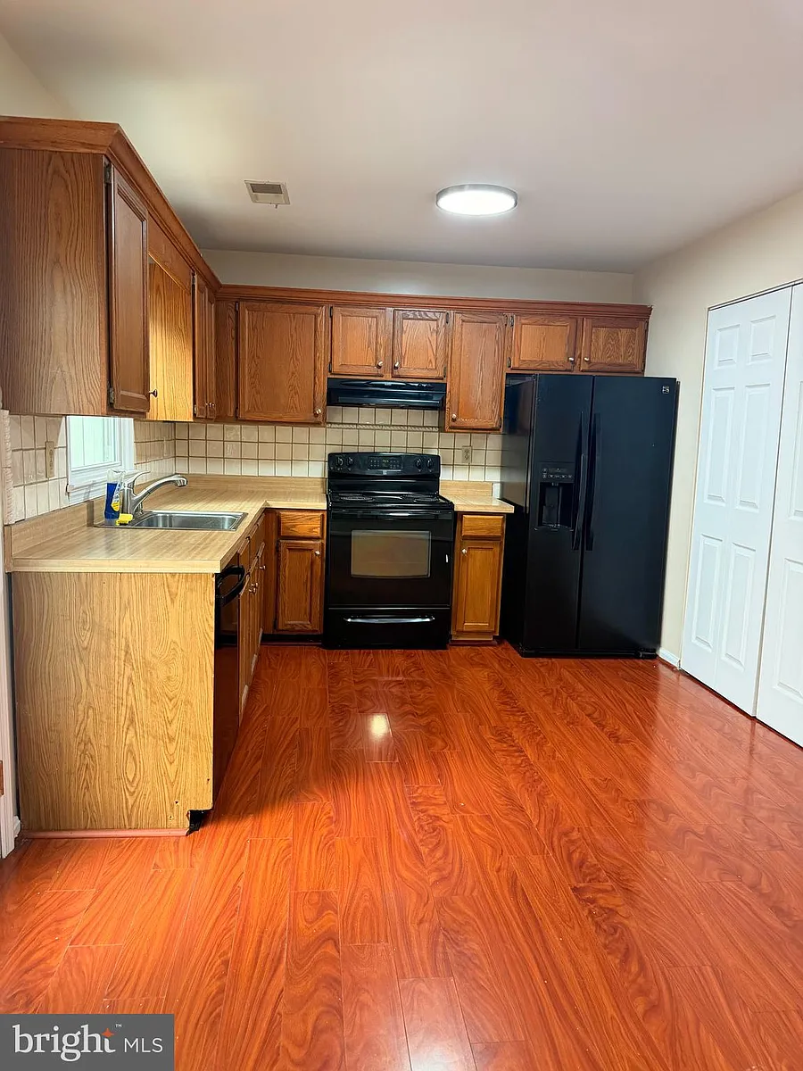 Building Photo - 3975 Wintergreen Pl
