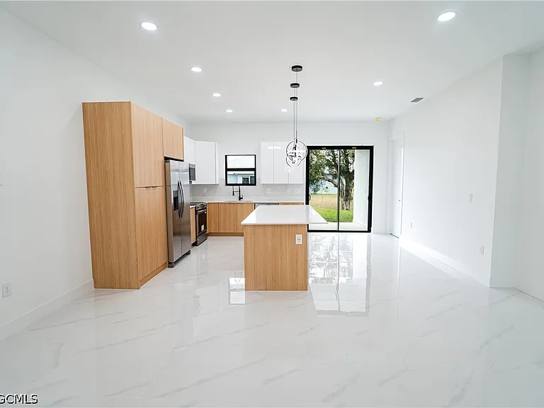 777 Alabama Rd S — Photo 12