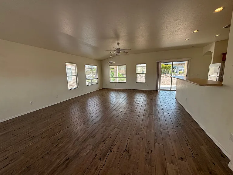 5020 E Sage Springs Dr — Photo 2