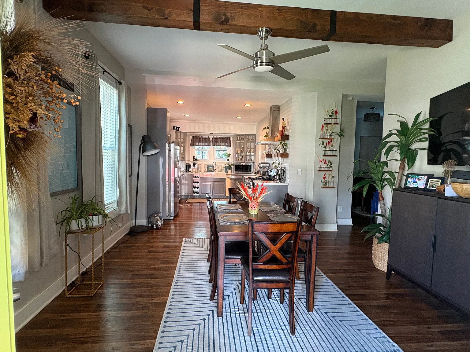 3 bed, 2849 sqft, $2,500 — Photo 1