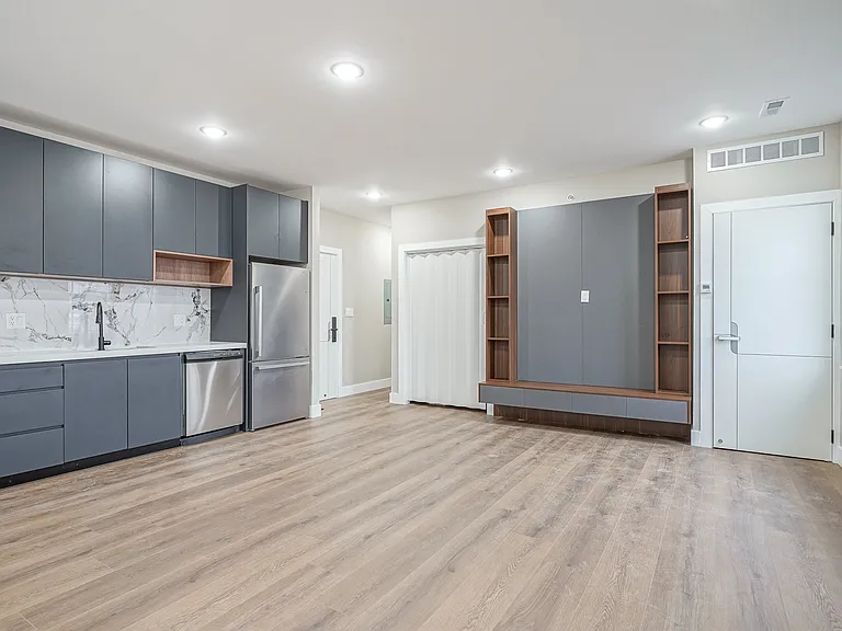 4432 Wingate St #302 — Photo 2