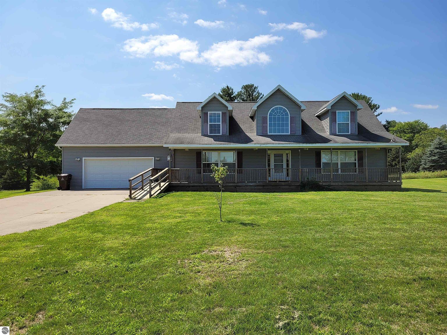 6823 N Douglas Rd, Riverdale, MI 48877 Zillow